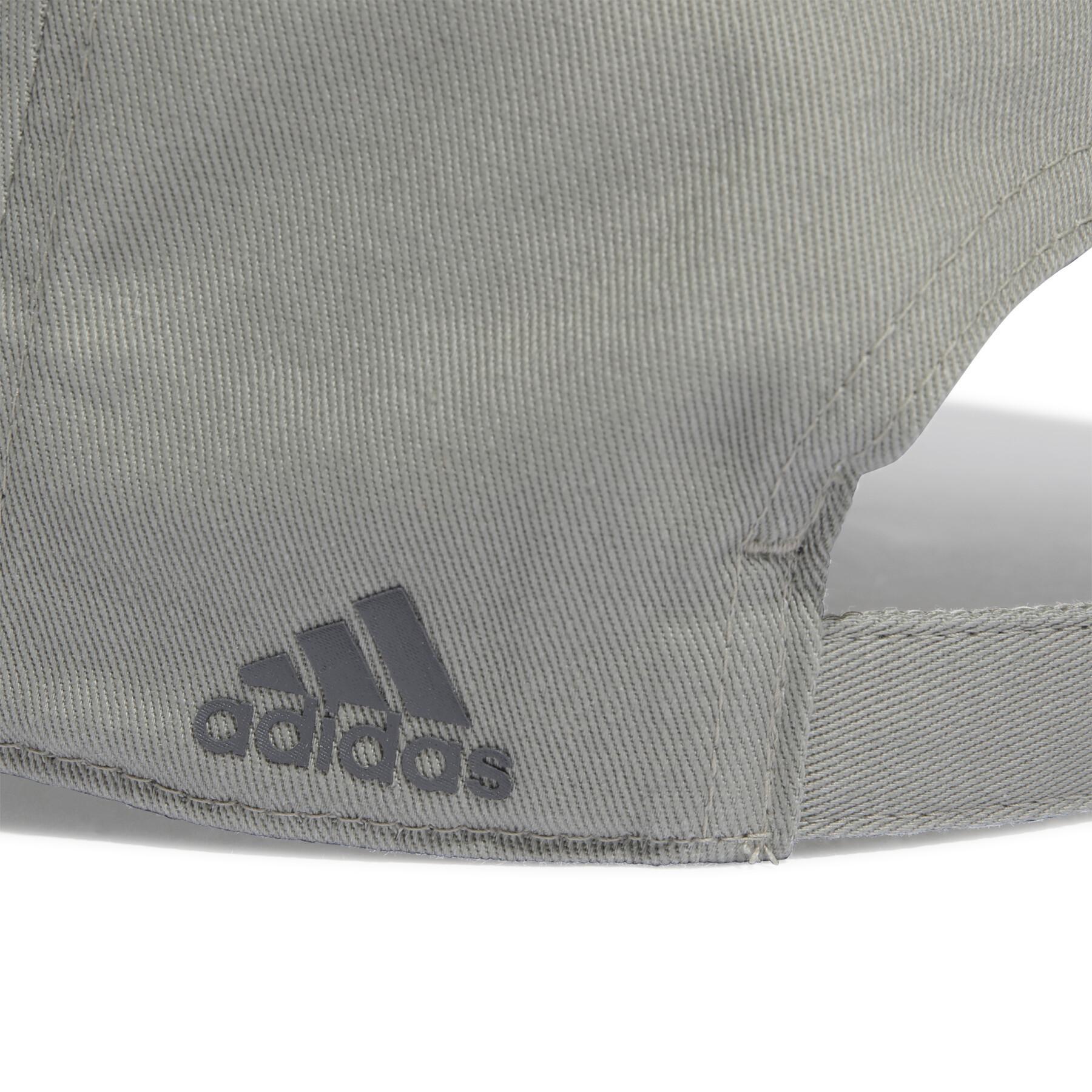 Czapka z podkreślonym logo adidas